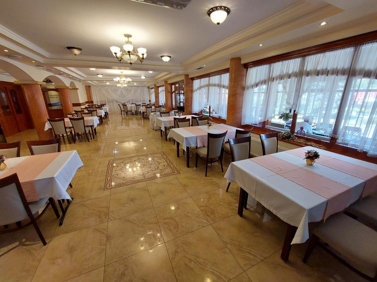 Hotel Alfa Giraltovce Extérieur photo