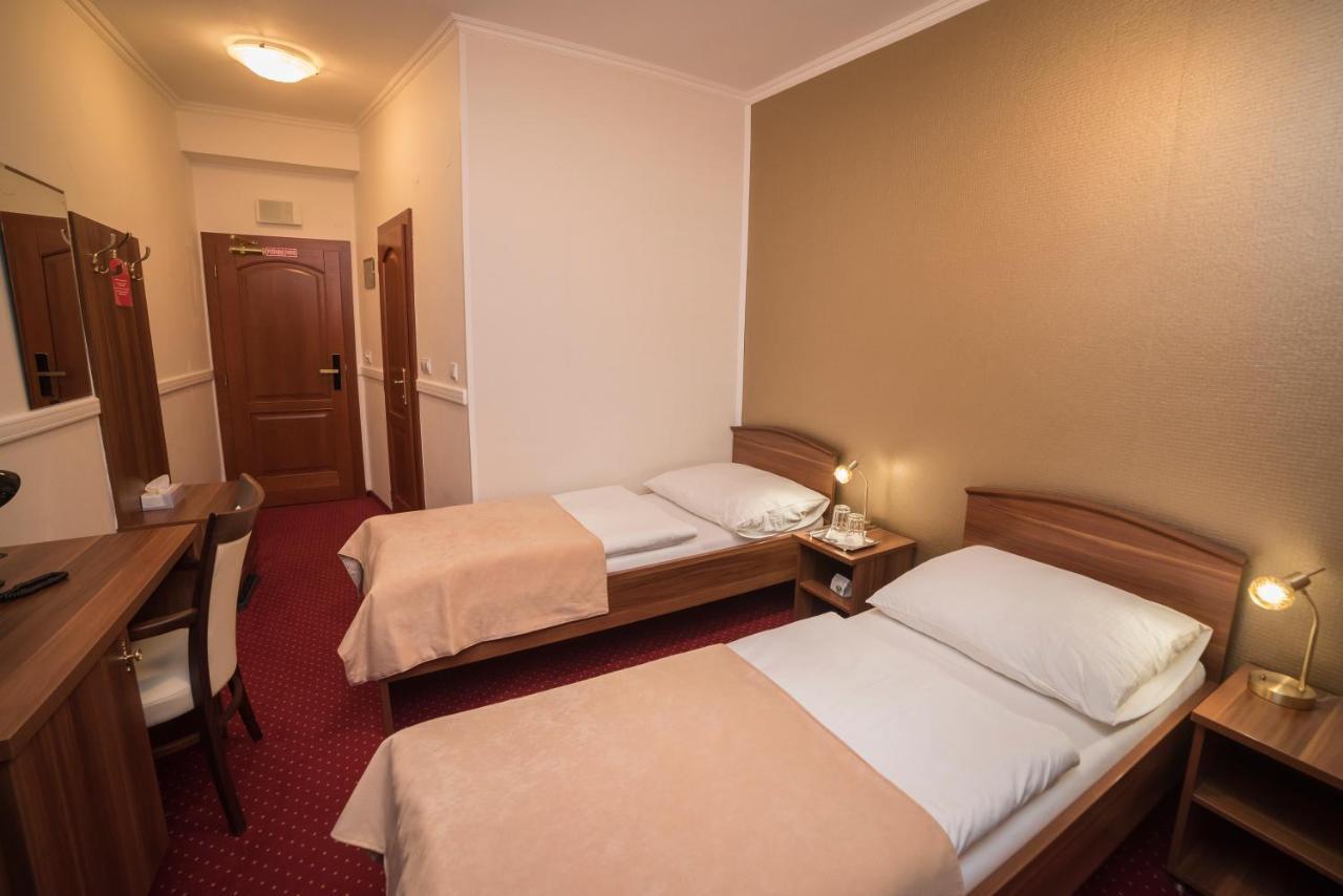 Hotel Alfa Giraltovce Extérieur photo