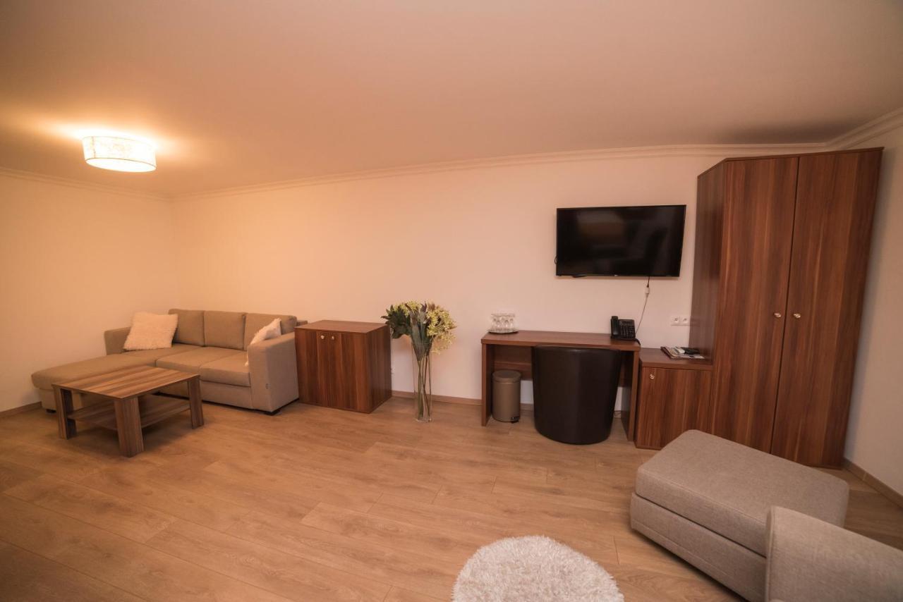 Hotel Alfa Giraltovce Extérieur photo