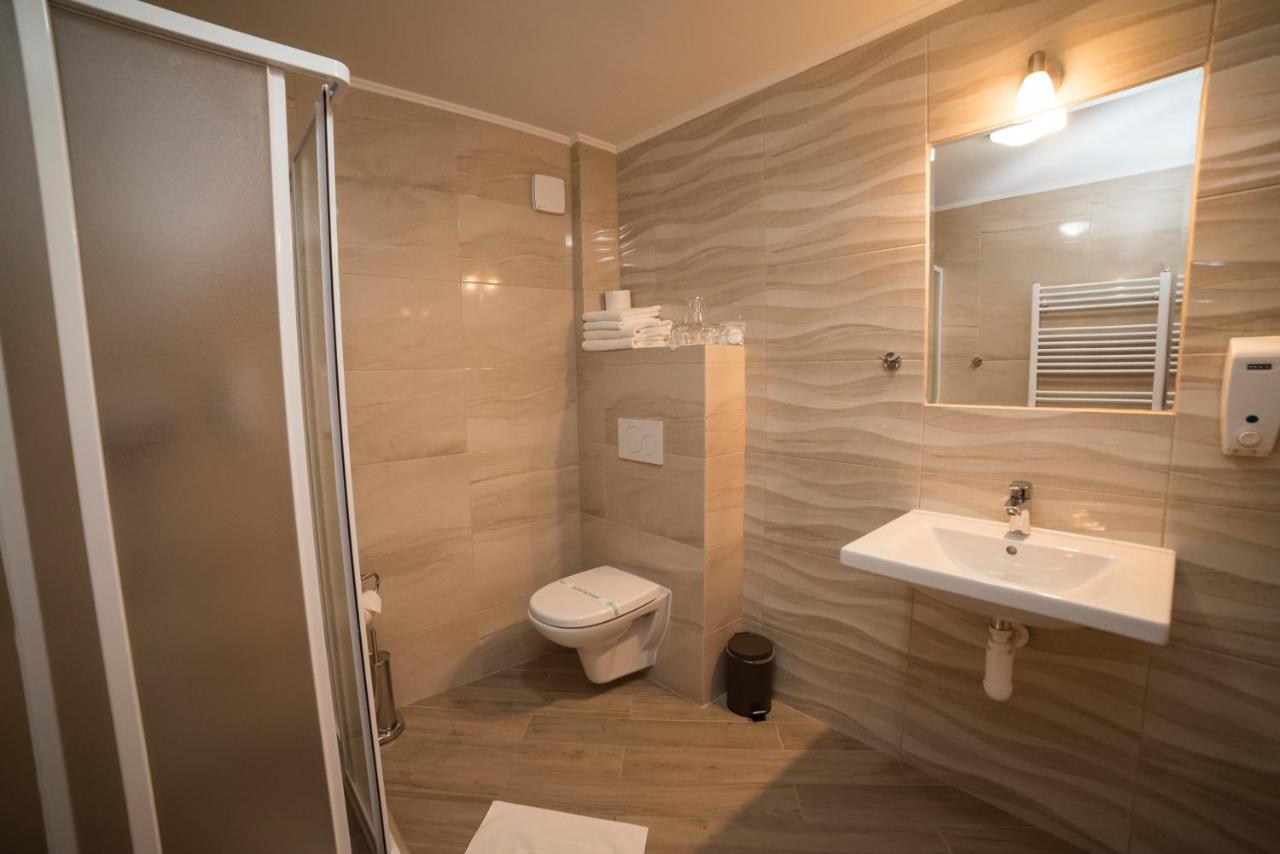 Hotel Alfa Giraltovce Extérieur photo