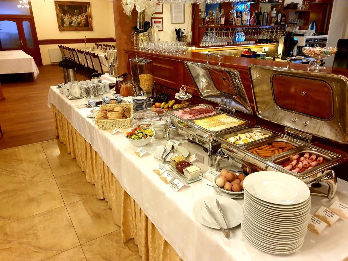 Hotel Alfa Giraltovce Extérieur photo